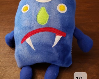 Monsters  2 - plush- assorted