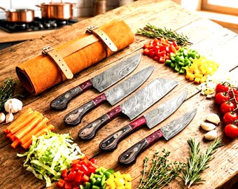 Personalisiertes Damast-Kochmesserset mit Lederscheiden, individuell gravierte, handgefertigte Küchenmesser, Hochzeitsgeschenk für ihn