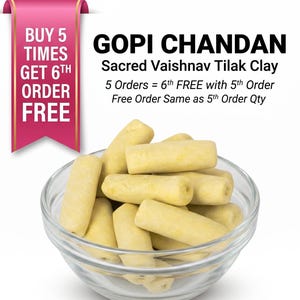 Könnte beinhalten: Eine Glasschale gefüllt mit hellgelben Gopi Chandan Stäbchen. Der Text "GOPI CHANDAN Sacred Vaishnav Tilak Clay" ist über der Schale zu sehen. Ein rosa Banner auf der linken Seite zeigt "BUY 5 TIMES GET 6TH ORDER FREE".