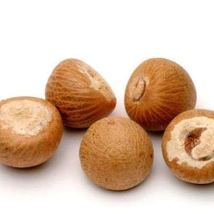 Areca Nut Whole Supari – Natural Betel Nut Pieces, Pooja Use, Traditional Ritual Item