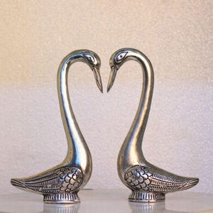 Handcrafted Metallic Swan Couple Figurine: Romantic Home Decor