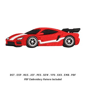Puede incluir: Diseño de bordado de un coche deportivo rojo con rayas blancas y detalles negros. El diseño incluye un alerón y ruedas detalladas. El texto en la parte inferior dice: Patrón de bordado PDF incluido.