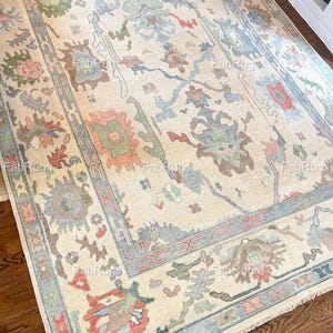 Hand-Knotted Wool Oushak Rug: Ivory Modern Design, Made to Order