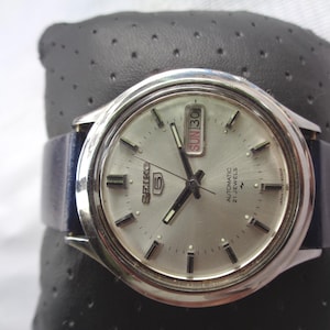 Rare Vintage Seiko 5 7019-8070 Automatic Watch | Japan Made | Men&#39;s SS Wristwatch | Silver Dial