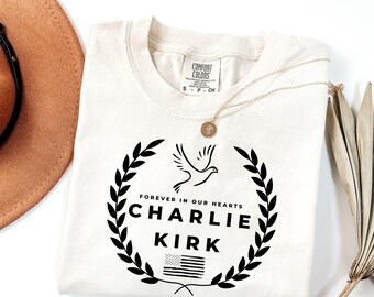 Koszulka pamiątkowa Charliego Kirka, Koszulka Charliego Kirka, Koszulka z hołdem RIP, Koszulka z modlitwą za Charliego Kirka, Na zawsze w naszych sercach, Orzeł, Flaga amerykańska