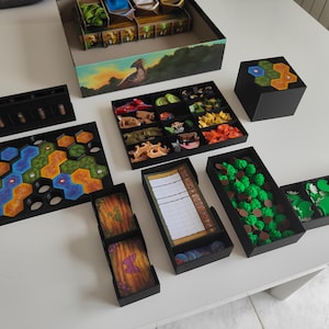 Insert Life of the Amazonia – 3D-utskriven förvaring kompatibel med Upgrade + 3D-träd, frön och näckrosor – Brädspelsorganisatör