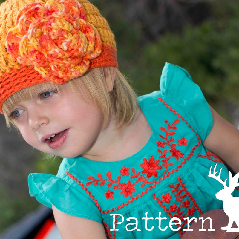 Hand-knitted Beanie Rose main image 1
