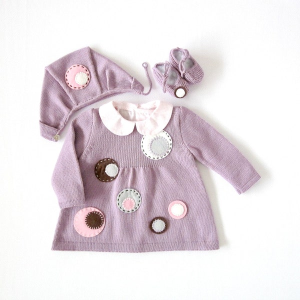 Knitted dress, cap and shoes for baby girl, in purple with felt circles. 100% wool. Newborn.