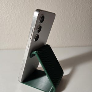 3D Printed Phone Stand – Pine Green PLA+ Desk Holder for Smartphones
