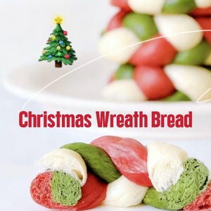 Puede incluir: Pan de corona navideña festivo, con un diseño trenzado con masa roja, verde y blanca. Las palabras "Christmas Wreath Bread" están en texto rojo. También hay una pequeña decoración de árbol de Navidad.