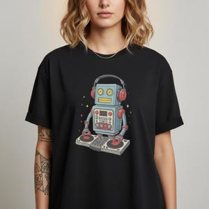 Retro DJ Robot Graphic T-Shirt: Organic Cotton Synthwave Tee
