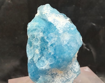 16 Grams- Natural fluorescein Hackmanite From Afghanistan