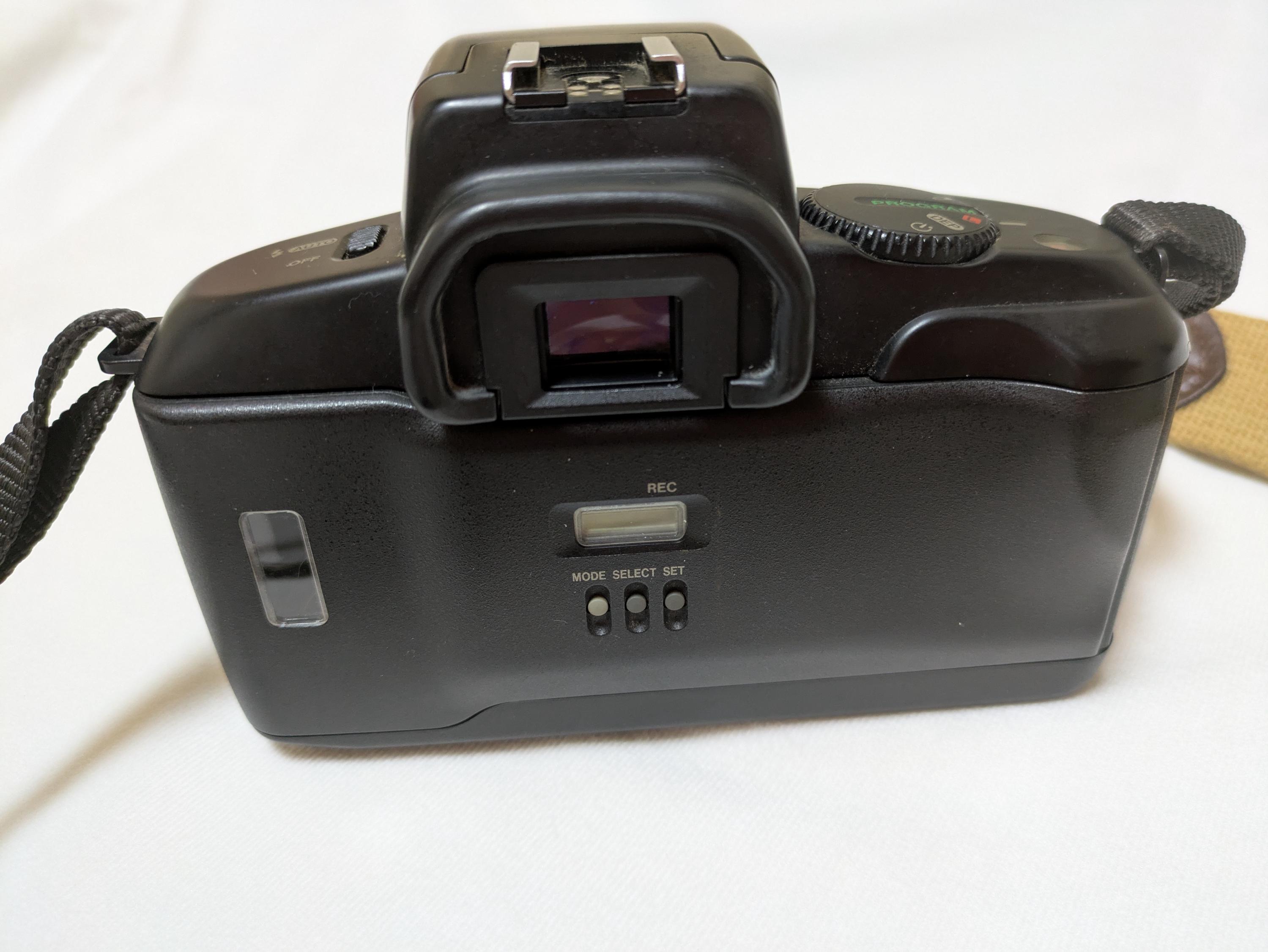 Canon EOS 750QD 35mm Film 一眼レフ カメラ with Canon EF 35-70mm F3