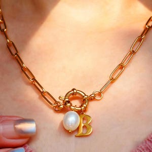 Personalized Initial Pearl Necklace Gold Toggle Freshwater Pearl Gifts for Mom Wife Daughter Bridesmaid Christmas 2025 Birthday Anniversary