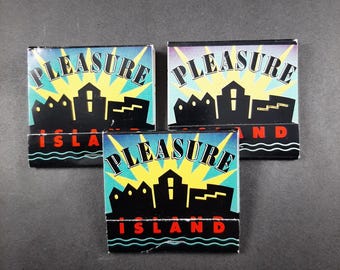 Kavel van 3 vintage Disney-luciferboekjes Disney's Pleasure Island Unstruck + vol