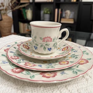 Churchill “Briar Rose” 4-Piece Place Setting – Vintage English Floral Ironstone China