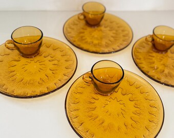 Vintage Indiana Glass “Starburst” Snack Set – 4 Cup & Plate Duos – Amber Pressed Glass