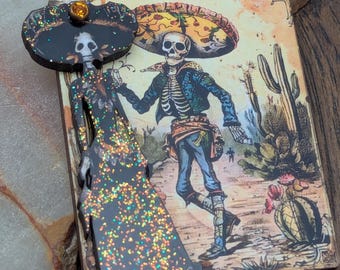 La Catrina, Skeleton Woman, October, Dia De Los Muertos, Day Of Dead, Teacher gift, Bibliophile, Bag Jewelry, Brooch, Home Decor