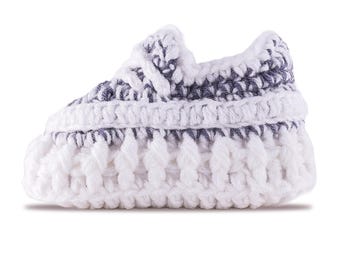 Static Reflect Baby Turnschuhe | Baby Booties gehäkelt | Baby-Dusche-Geschenk | Neugeborene Schuhe | Windelbuchclub | Gehäkelte Baby Turnschuhe
