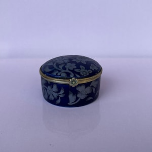 Little Decorative Box | Porcelain Small Pix | Decoration with Floral Pattern