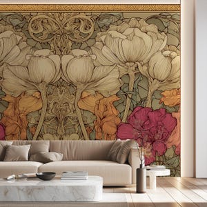 Puede incluir: Un diseño de papel pintado floral con grandes flores estilizadas en tonos crema, naranja y burdeos sobre un fondo verde apagado. El diseño tiene un estilo Art Nouveau, con intrincados trazos y un borde decorativo.