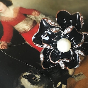Gorgeous Chunky Vintage Black Floral Enamel and Rhinestone Shimmer and Glimmer Cocktail Ring