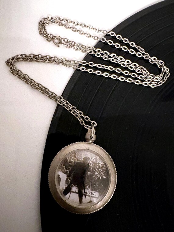 1996 The Wertheimer Collection Vintage Elvis Presley Silver Pocket Watch View 3