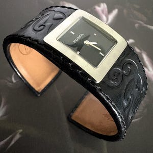 Vintage Fossil Cuff Watch 1990s | Black Leather Band 