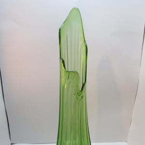 Vintage Swung Vase by LE Smith Avocado Olive Green Ribbed Fat Bottom; circa 1950-1960's