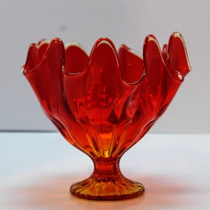 Vintage LE Smith Amberina Handkerchief Ruffled Edge Compote Bowl Candy Dish Glows