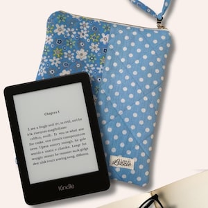 Gesteppte Kindle Hülle, eReader Hülle, Buchhülle, Geschenk für Bücherwürmer, handgefertigt von Lizzie