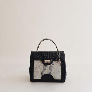 Schwarze geprägte italienische Leder Umhängetasche