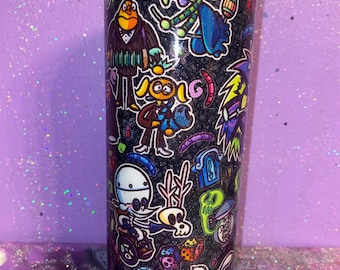 Vaso térmico de acero inoxidable de 20 oz con diseño de pesadilla navideña, incluye tapa y pajita.