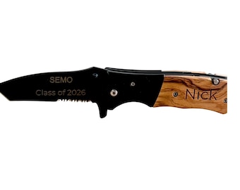 Navaja de bolsillo grabada - Regalo de graduación de la promoción de 2026