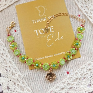 Beaded Flower Bracelet, Handmade Daisy Bracelet, Green Floral Bracelet, Kawaii Jewelry, Aesthetic Bracelet, Birthday Gift, Crystal Bracelet