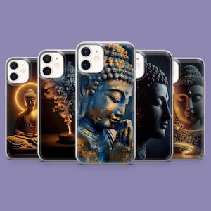Puede incluir: Una colección de fundas para teléfonos con imágenes de Buda. Las fundas muestran varias representaciones artísticas de Buda, con colores como oro, azul y negro. Los diseños varían desde esculturas detalladas hasta siluetas brillantes.