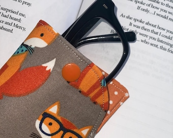 Fox pattern padded fabric eyeglass case, soft pouch for eye glasses, reading sunglass pouch, case with snap closure, eyewear storage pouch