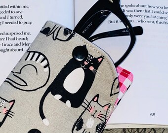 Cat lover gift, padded eyeglass case, soft fabric pouch for eye glasses, sunglasses pouch, case with snap closure, eyewear storage pouch