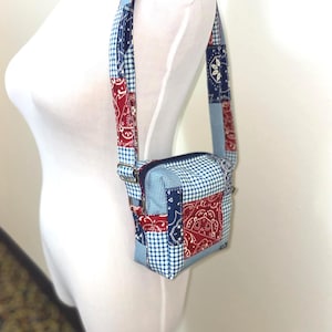 Bolso bandolera, bolso para estadio o parque de béisbol, pequeño y compacto con cremallera, tela patchwork, tamaño 5.5" x 5.5" x 3, regalo de graduación.