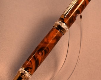 Pluma estilográfica acrílica Italian Rose con detalles en plata y oro