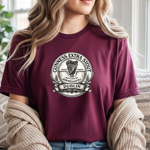 St Patricks Day Guinness Extra Stout Dublin T-Shirt | Vintage Beer Label Tee Bild 5
