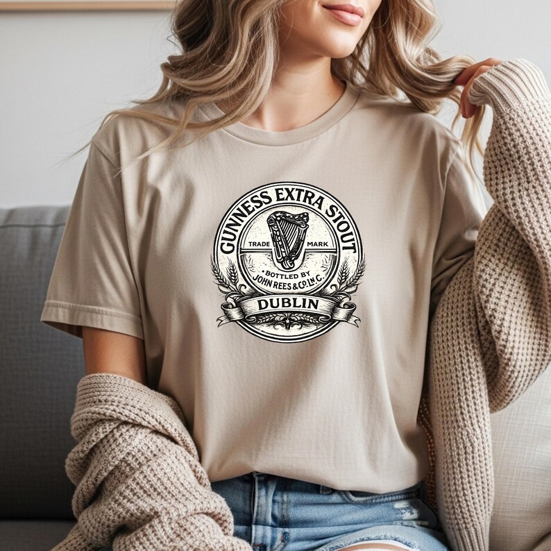 St Patricks Day Guinness Extra Stout Dublin T-Shirt | Vintage Beer Label Tee Bild 7