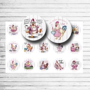 Puede incluir: Un conjunto de pegatinas redondas con gallinas de dibujos animados en varias poses. Las gallinas se representan con delantales, sosteniendo tazas de caf&eacute; y cocinando. El texto incluye frases como "Oh What a Beautiful Morning" y "The Secret Ingredient is Love".