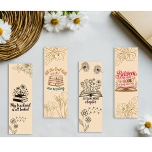 Puede incluir: Cuatro marcadores beige con dise&ntilde;os florales y de texto. Uno dice "My Weekend is all booked", otro dice "All the Cool Kids are reading", un tercero "Just one more chapter" y el &uacute;ltimo "Between the pages of a book a lovely place to be".
