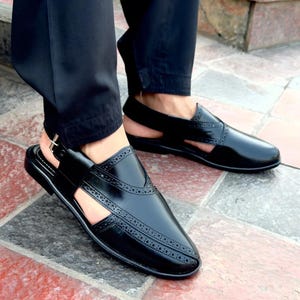 Handmade Black Leather Peshawari Sandal: Men&#39;s Leather Chappal