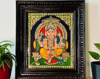 Arte Tanjore del Señor Ganesha: 38 x 33 cm, oro de 22 quilates, marco tradicional Mani.