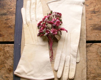 Vintage Pair of Ladies Kid Skin Gloves with Wide Cuffs - Size 7 1/2