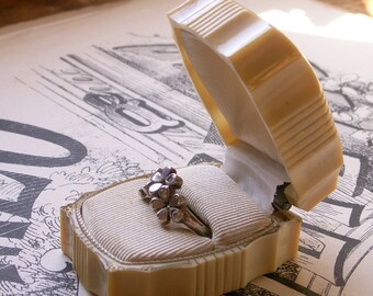 Vintage Ivory Bakelite Presentation Ring Box - Engagement Ring Box