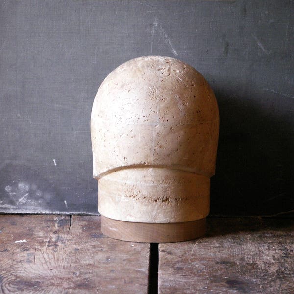 bloc de chapeau de style cloche vintage - Outil de chapellerie