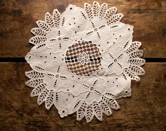 Vintage Round Lace Doily - Perfect Gift for Mom on Mother's Day